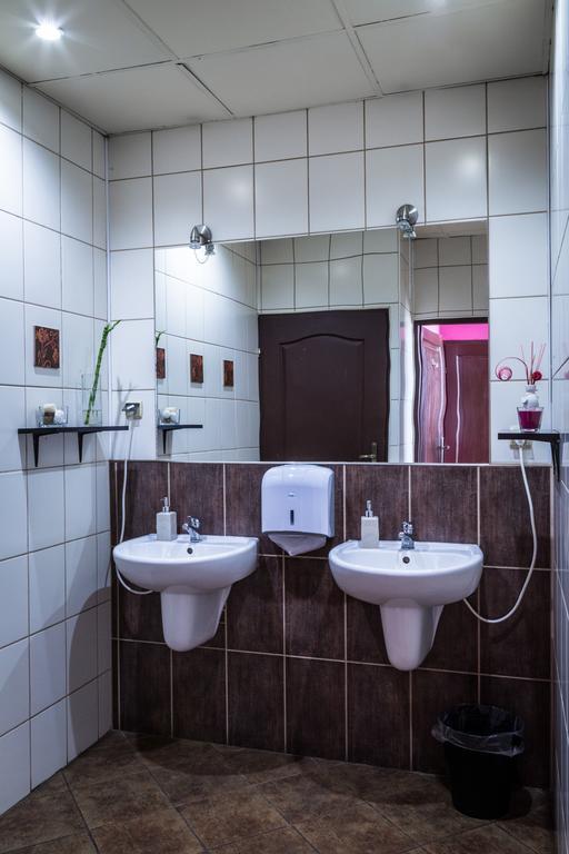 Music Hostel Piotrkowska Лодзь Экстерьер фото