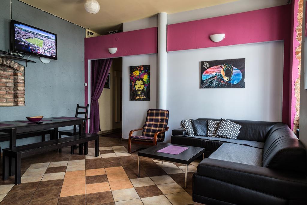 Music Hostel Piotrkowska Лодзь Экстерьер фото