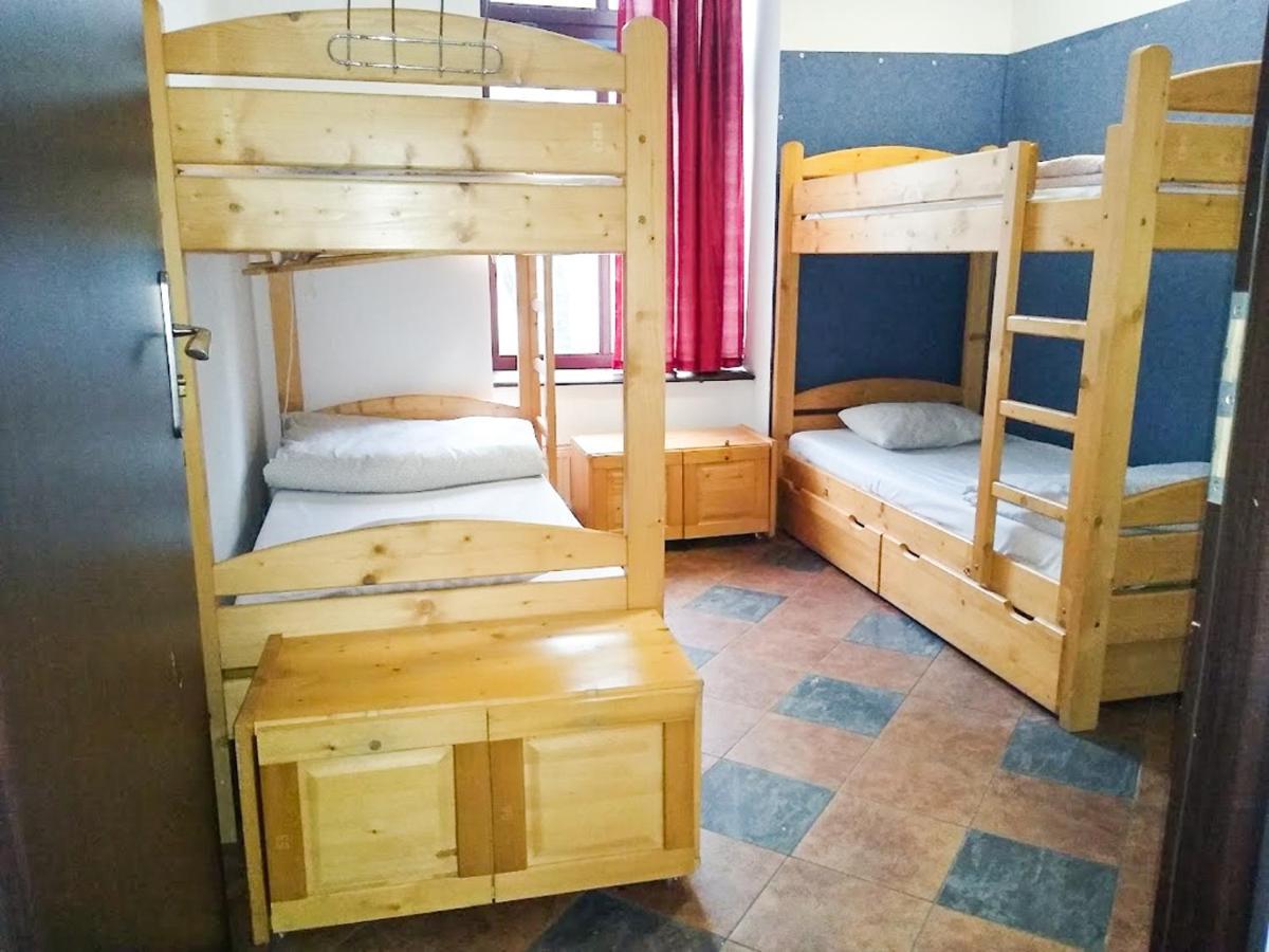 Music Hostel Piotrkowska Лодзь Экстерьер фото