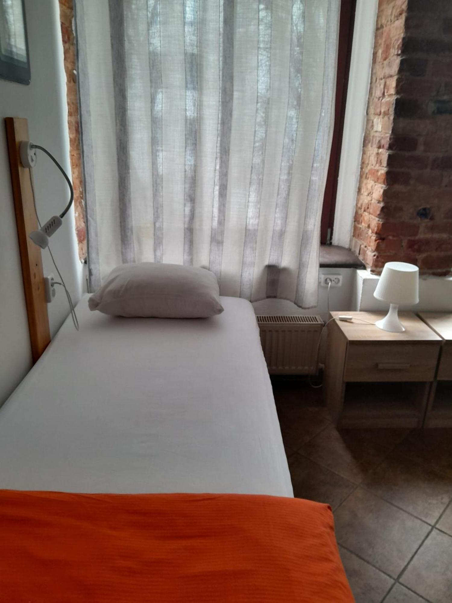 Music Hostel Piotrkowska Лодзь Экстерьер фото