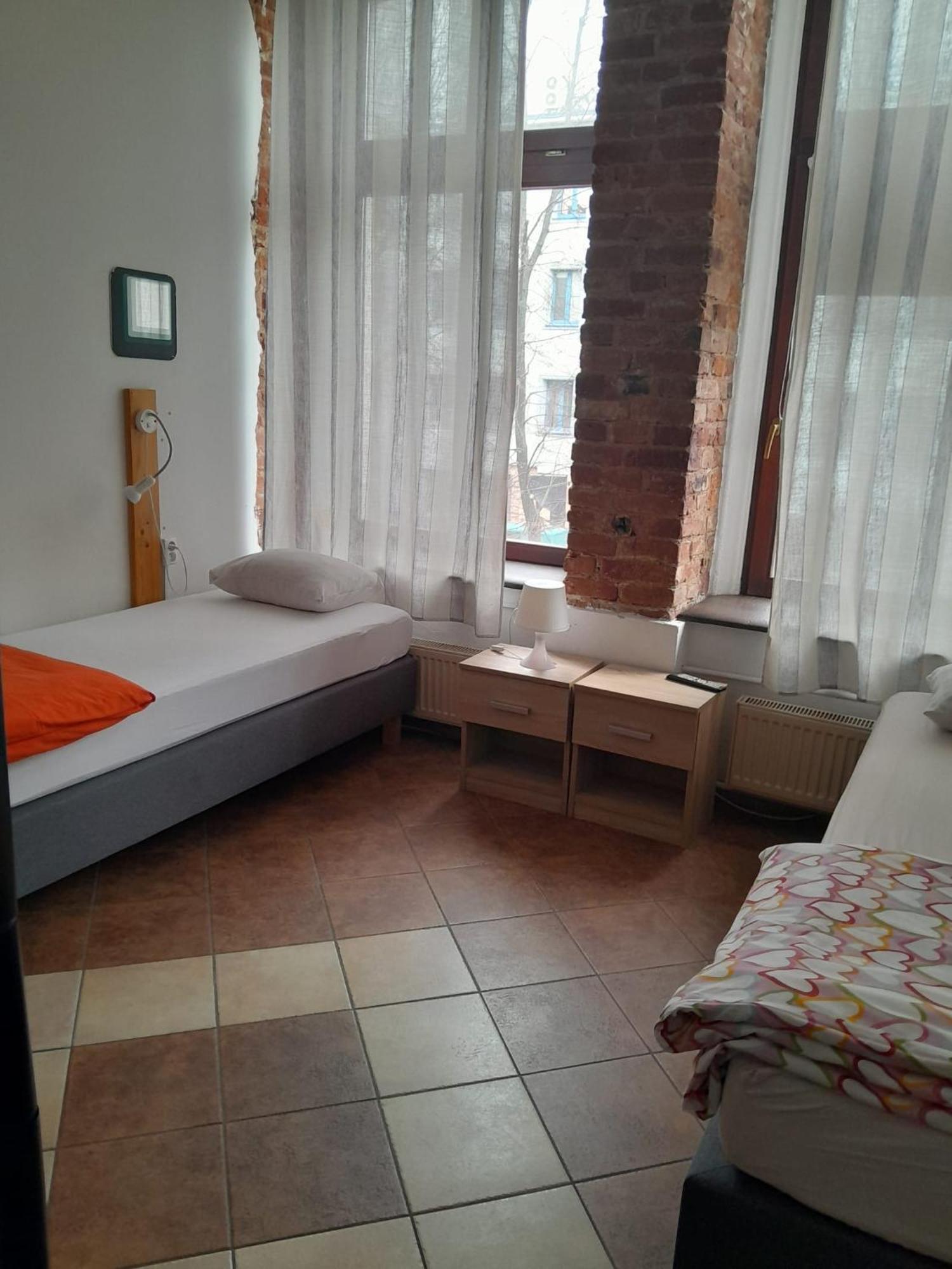 Music Hostel Piotrkowska Лодзь Экстерьер фото