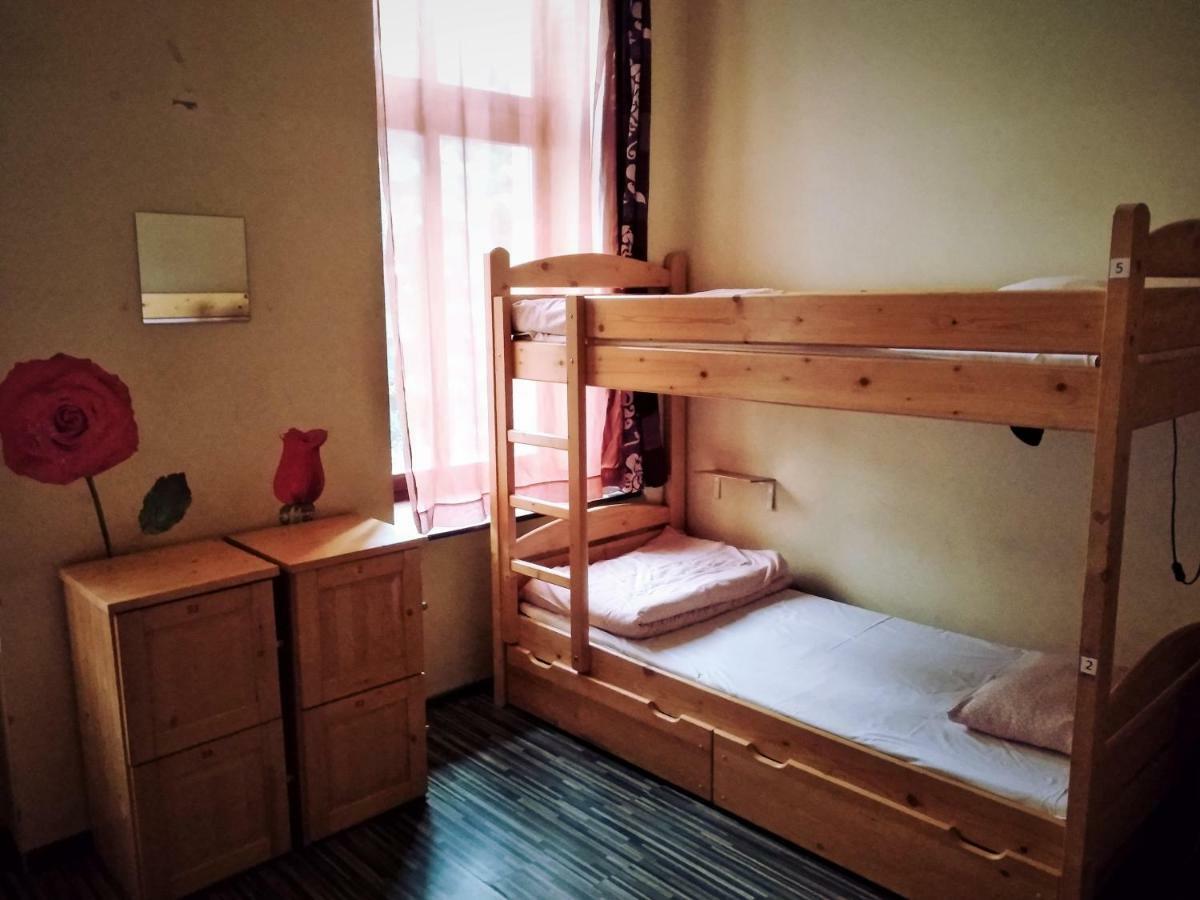 Music Hostel Piotrkowska Лодзь Экстерьер фото
