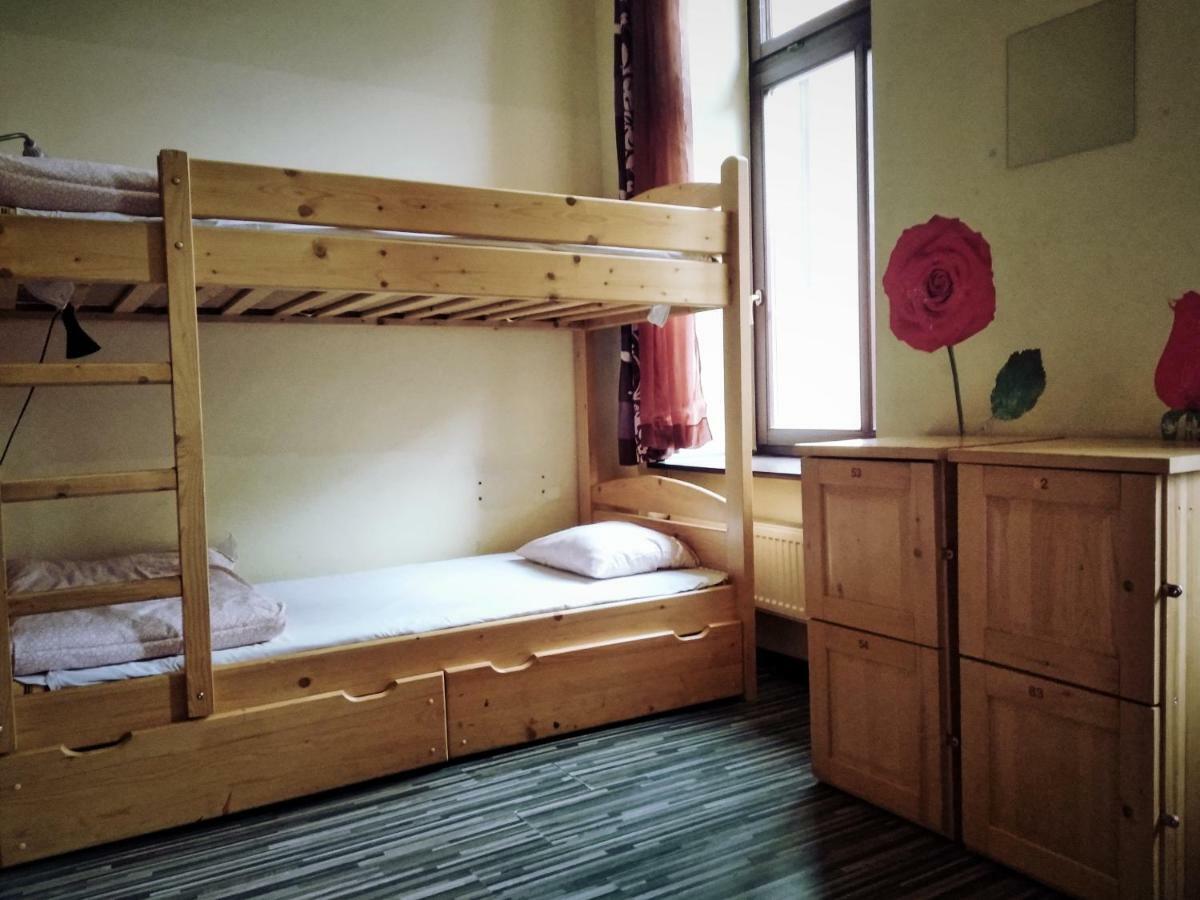 Music Hostel Piotrkowska Лодзь Экстерьер фото