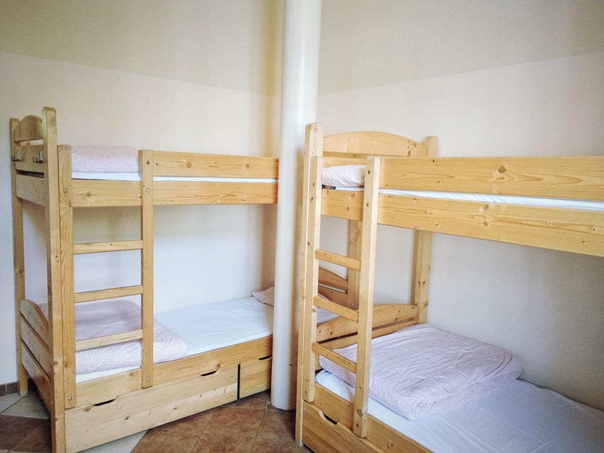 Music Hostel Piotrkowska Лодзь Экстерьер фото