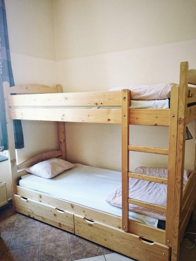 Music Hostel Piotrkowska Лодзь Экстерьер фото